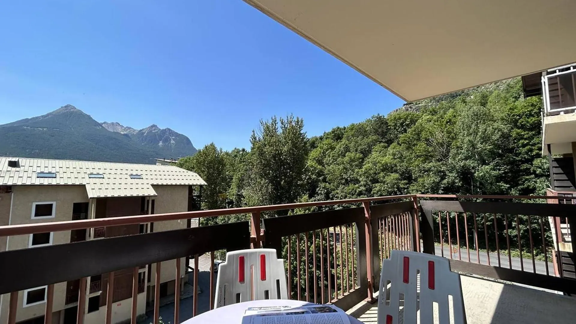 Apartment Studio Cabine, 4 Pers, Pied Des Pistes A Briancon, Balcon, Parking - Fr-1-330C-140